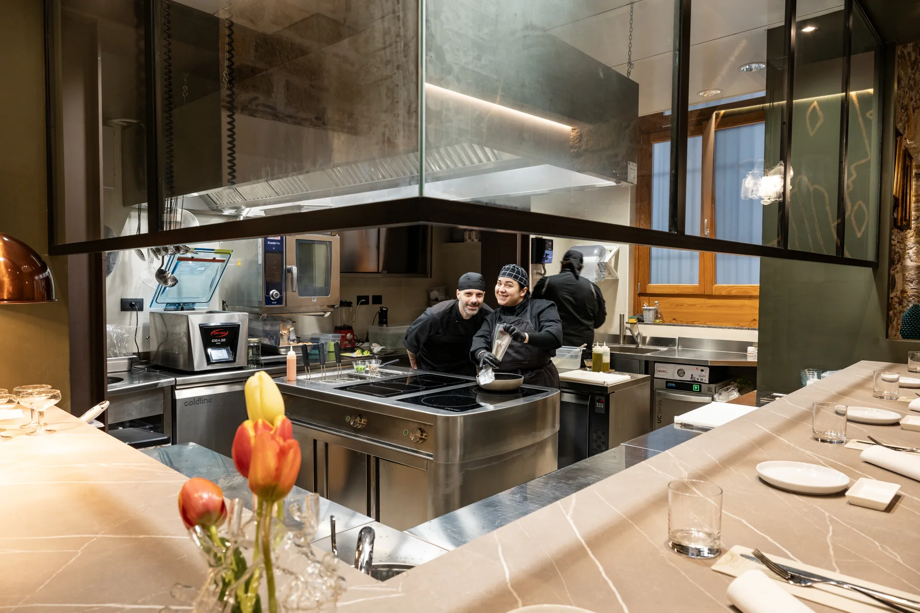 La cucina a vista del 1856 Bistrot